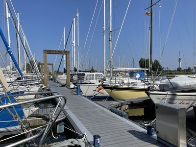 Aan de steiger